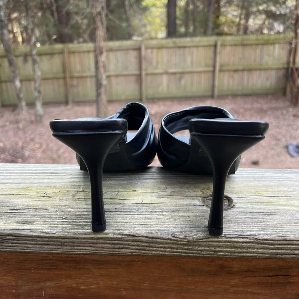 HALSTON Heritage Luanda Slip On Heel Women’s 8.5 NWT NEW